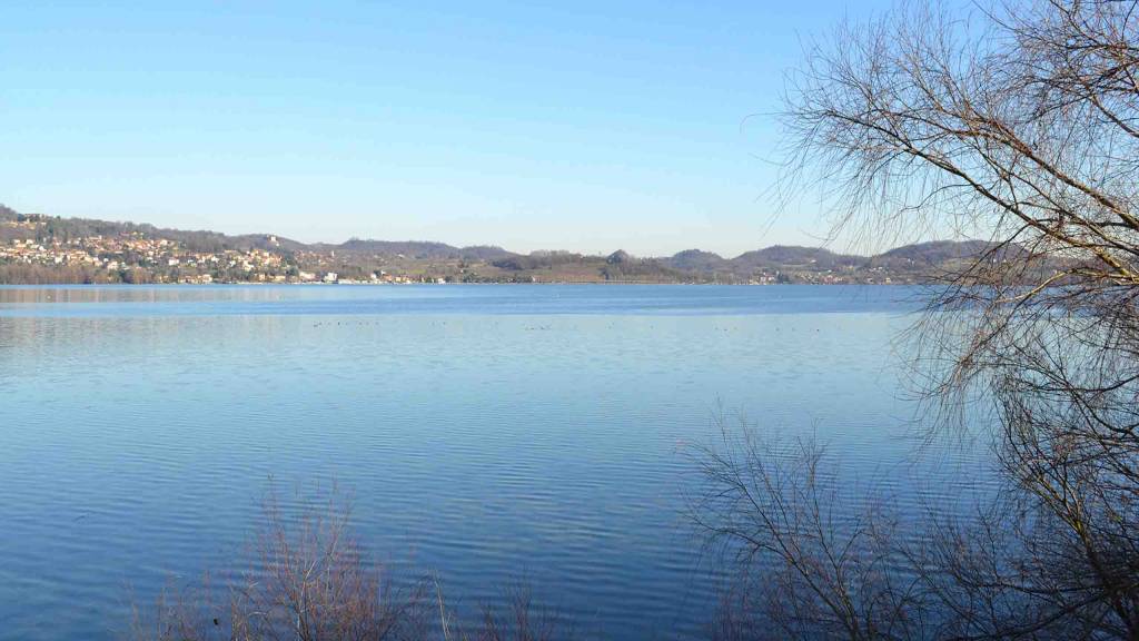 escursioni-canavese-guest-house-acini-e-rose-montalenghe-esperienze-passeggiate-lago-viverone-2