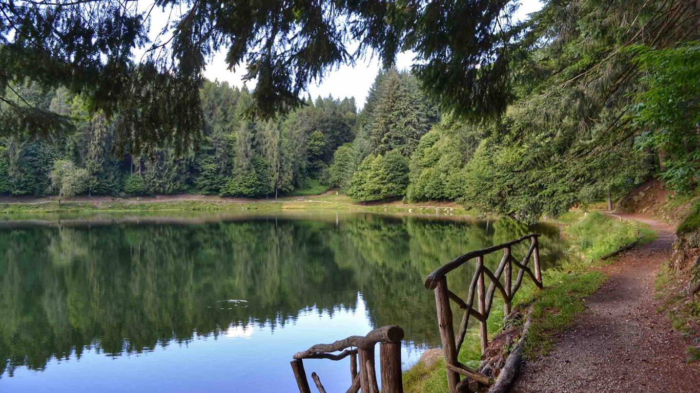 guest-house-acini-e-rose-montalenghe-esperienze-passeggiate-lago-meugliano-alice-4